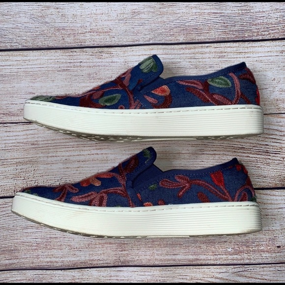 Sofft Denim Embroidered Shoes, Super Cute!🌸 - Picture 3 of 5